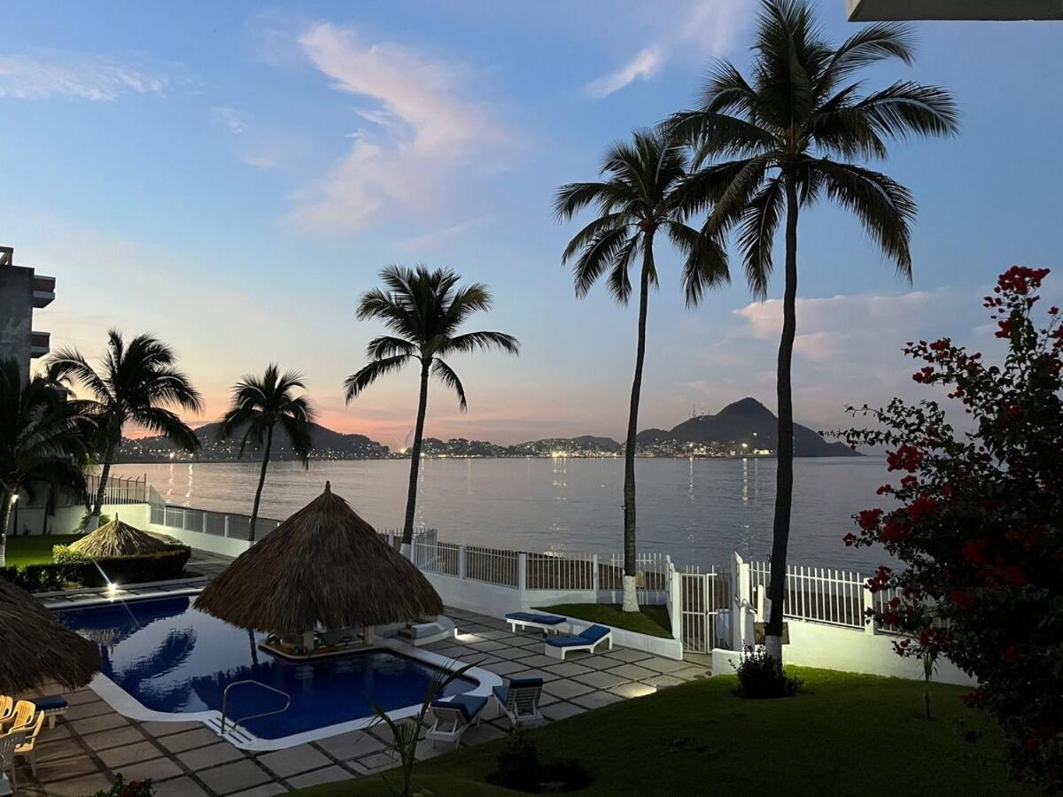 Spacious Apartment In Manzanillo Right On The Beach Exterior photo