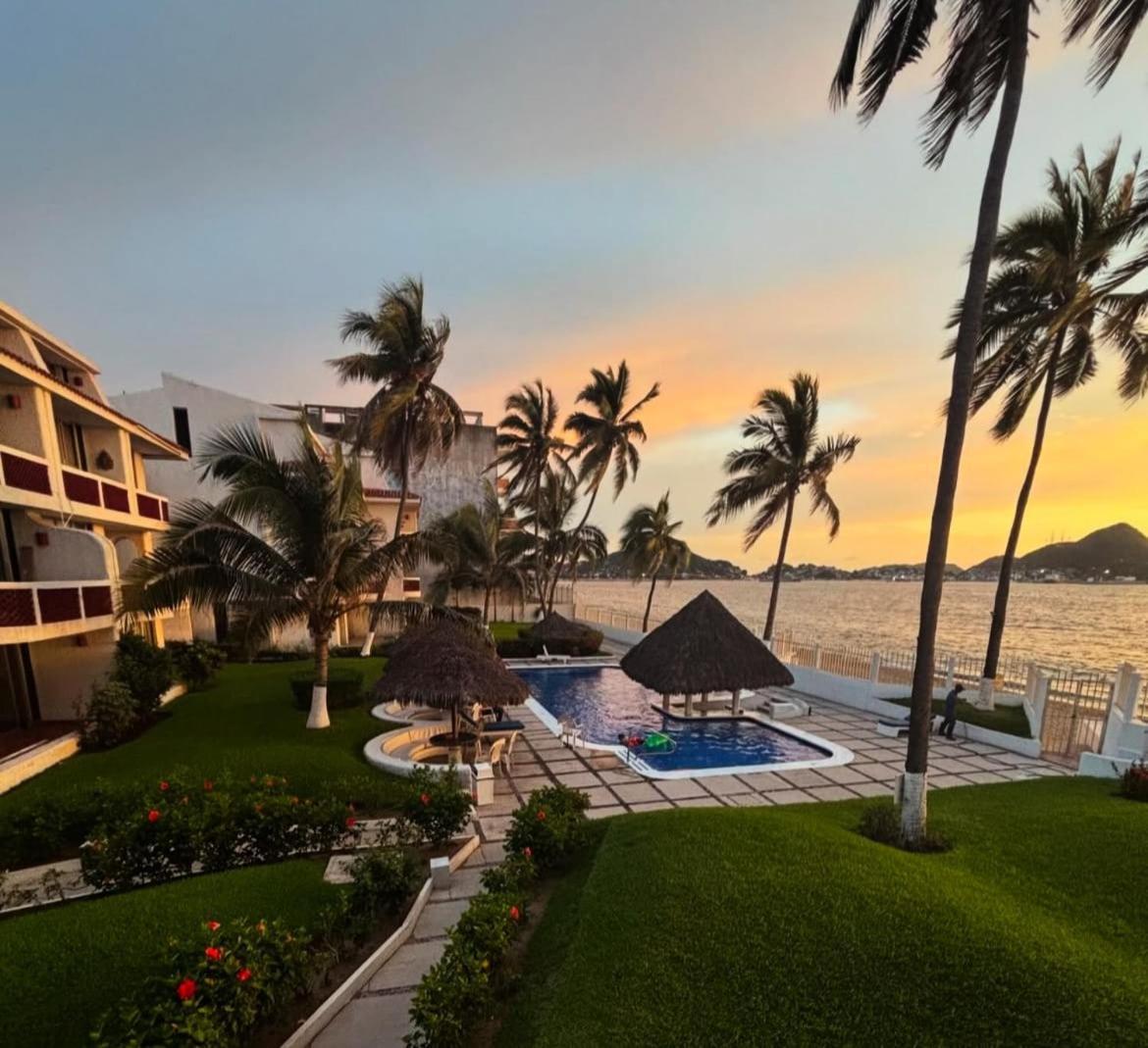 Spacious Apartment In Manzanillo Right On The Beach Exterior photo